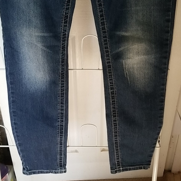 Women's Jeans - Picture 3 of 8